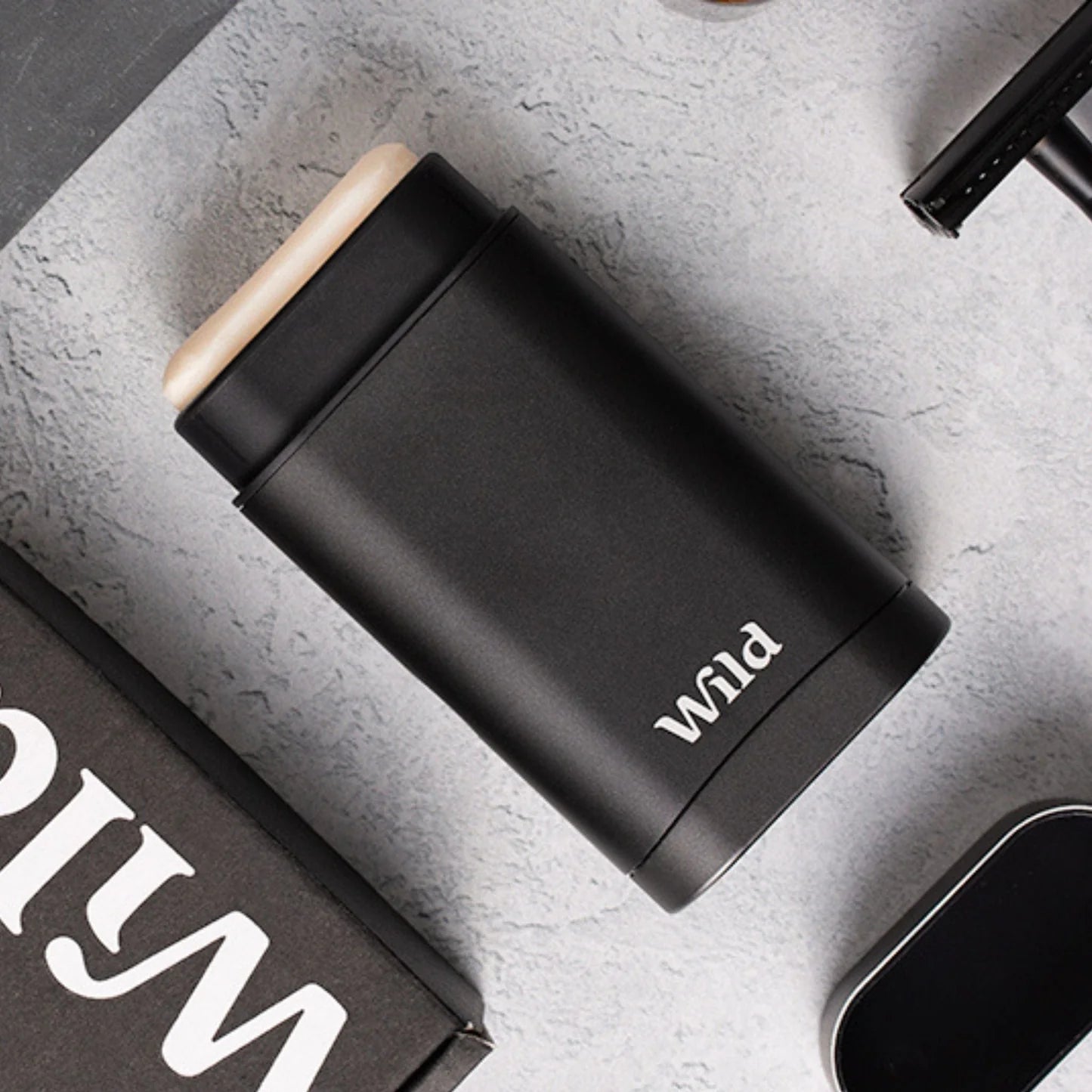 *Men's Black Case and Fresh Cotton and Sea Salt Deo Starter Pack - Wild