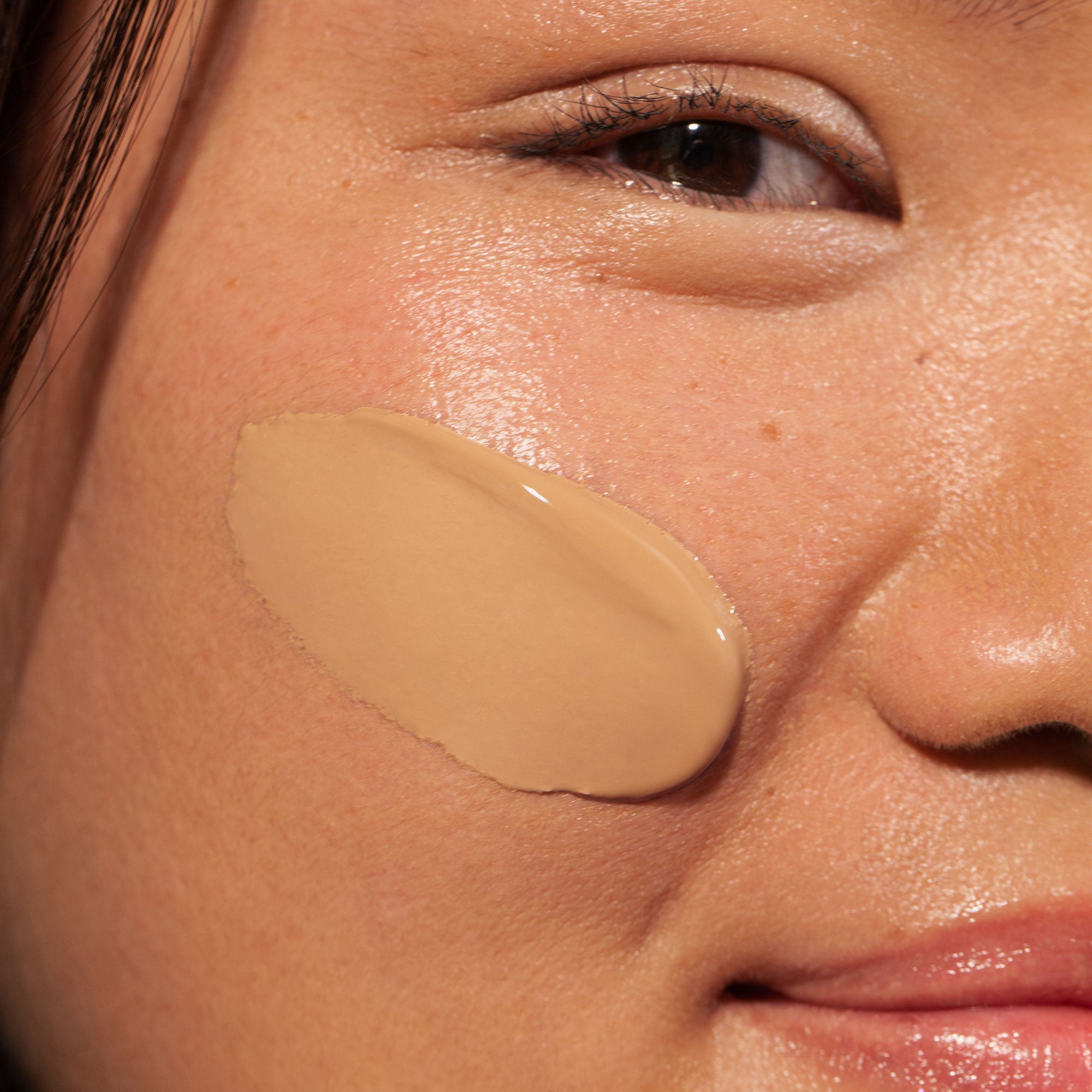 Skinonym - Semi-Matte Peptide Foundation - Madara